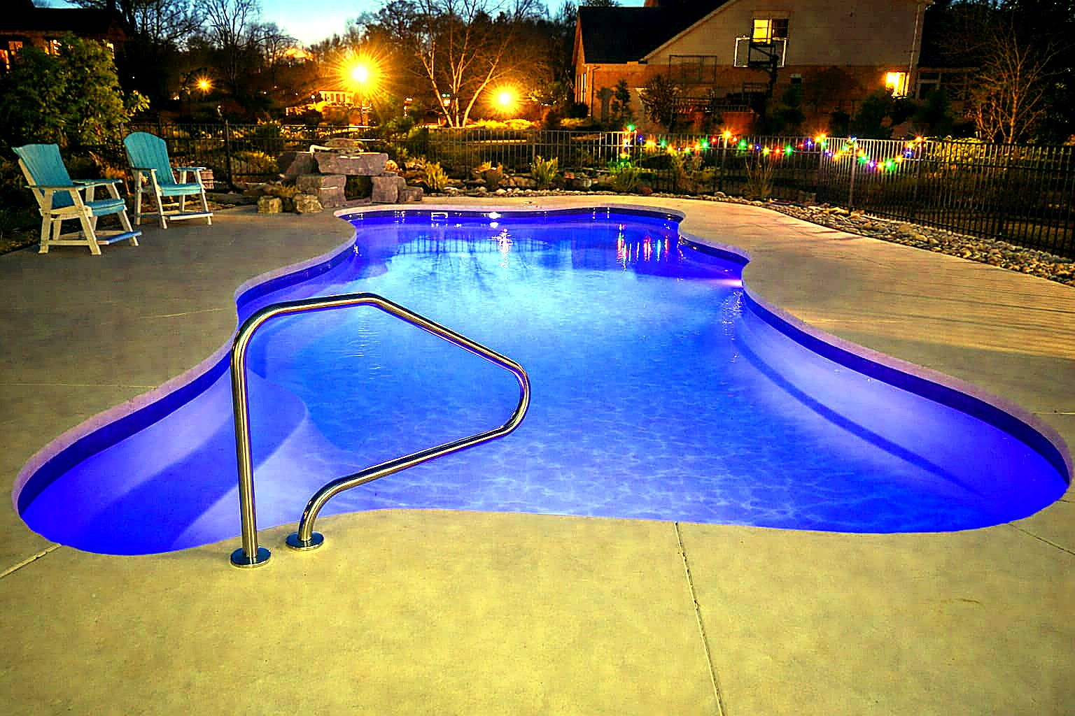 Freeform pool LED lighting at night